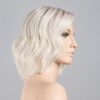 platinblonde-rooted