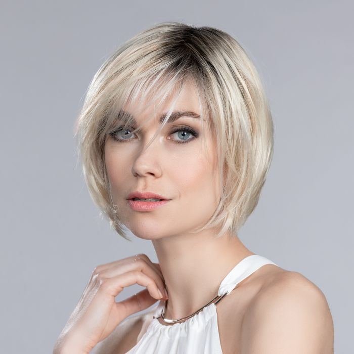 Amy Deluxe Peruca bob scurt pentru femei Amy Deluxe Peruca bob scurt pentru femei