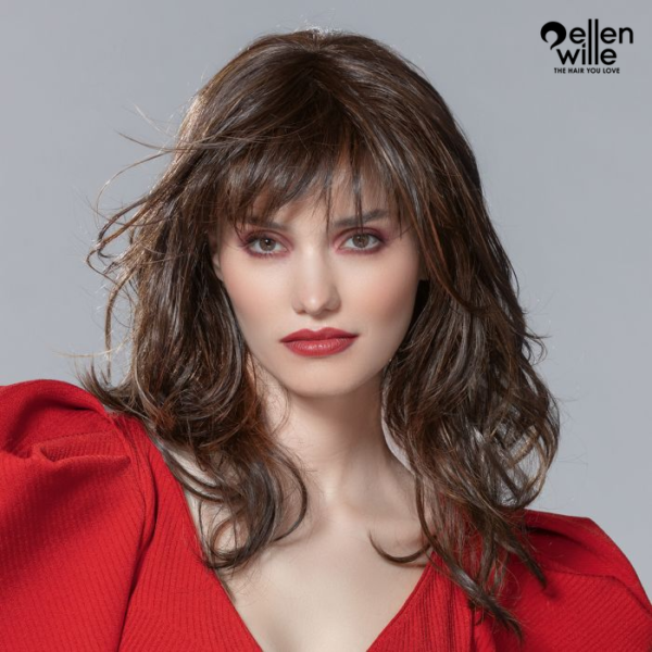 Perucă Flash Mono Part – onduleuri și breton Perucă Flash Mono Part – onduleuri și breton